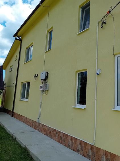 Casă cu Teren 1400 Mp în Lepșa
