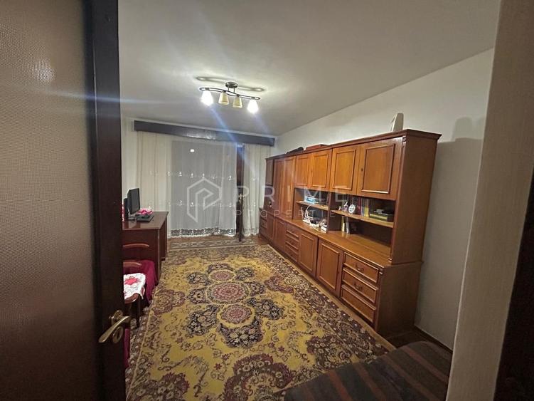 Apartament cu 3 camere decomandat în Tudor
