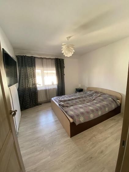 Casă cu 4 camere în Vladimirescu
