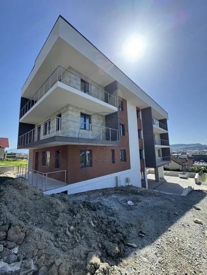 Apartament cu 3 camere decomandat în Cetății