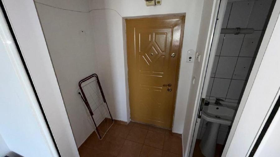 Garsonieră semidecomandată în Sud
