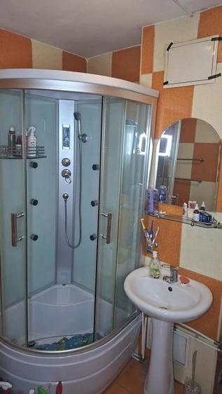 Apartament cu 4 camere decomandat în Bere