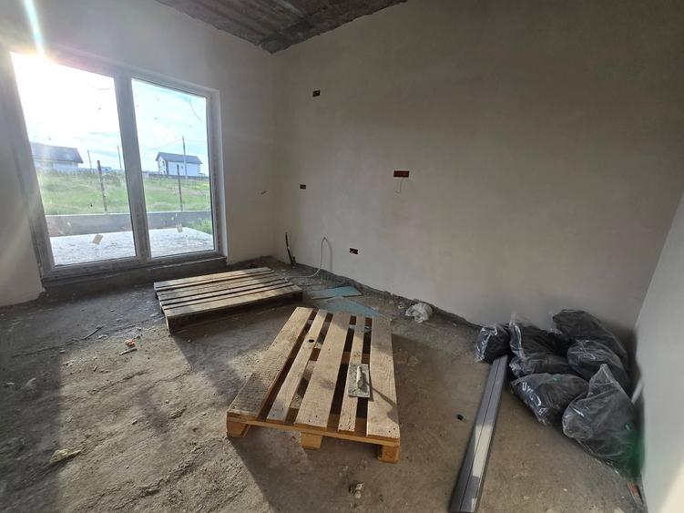 Casă individuală cu 4 camere cu Canalizare în Exterior Nord