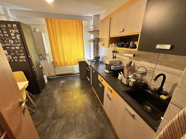 Apartament cu 2 camere decomandat în Exterior Vest