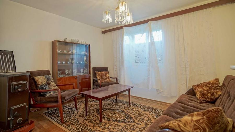 Casă cu 4 camere decomandat în Racoș
