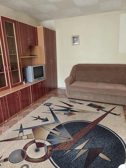 Garsonieră decomandată în Petros