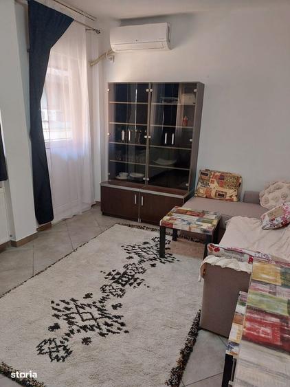 Apartament cu 2 camere, mobilat în Capitale