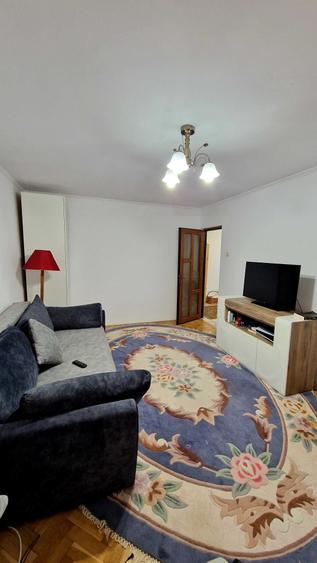 Apartament cu 2 camere decomandat în Lipovei