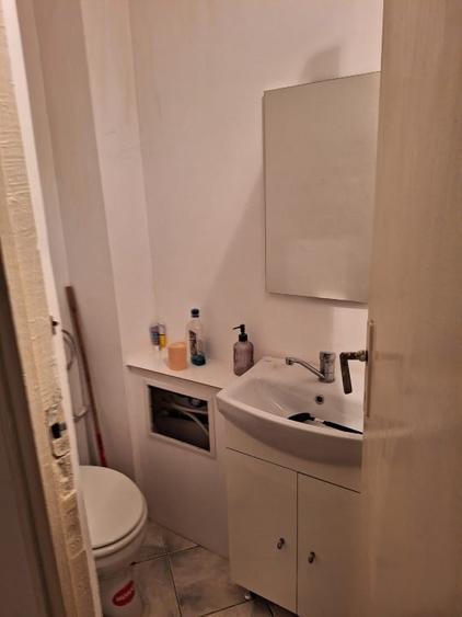Apartament cu 3 camere decomandat, mobilat în Spital