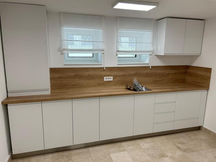 Apartament cu 3 camere semidecomandat în Cotroceni