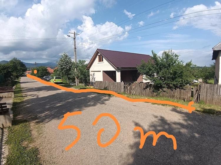 Casă cu Teren 2500 Mp în Central