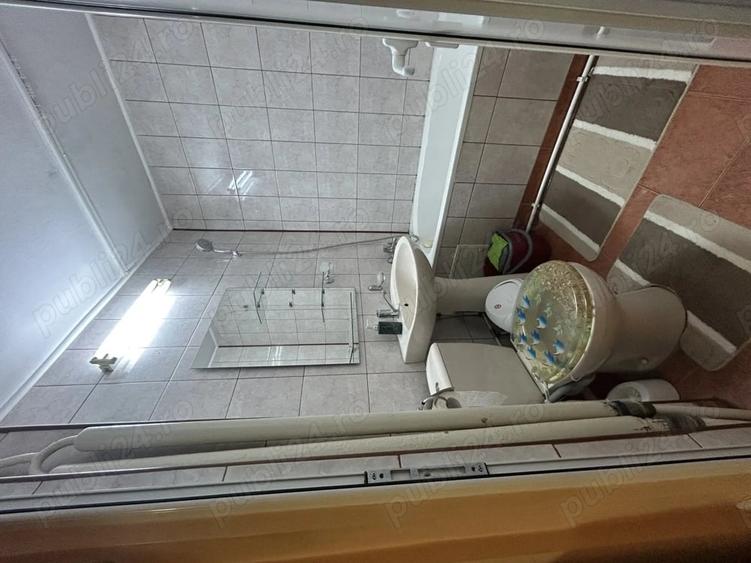 Apartament cu 3 camere semidecomandat în Dacia