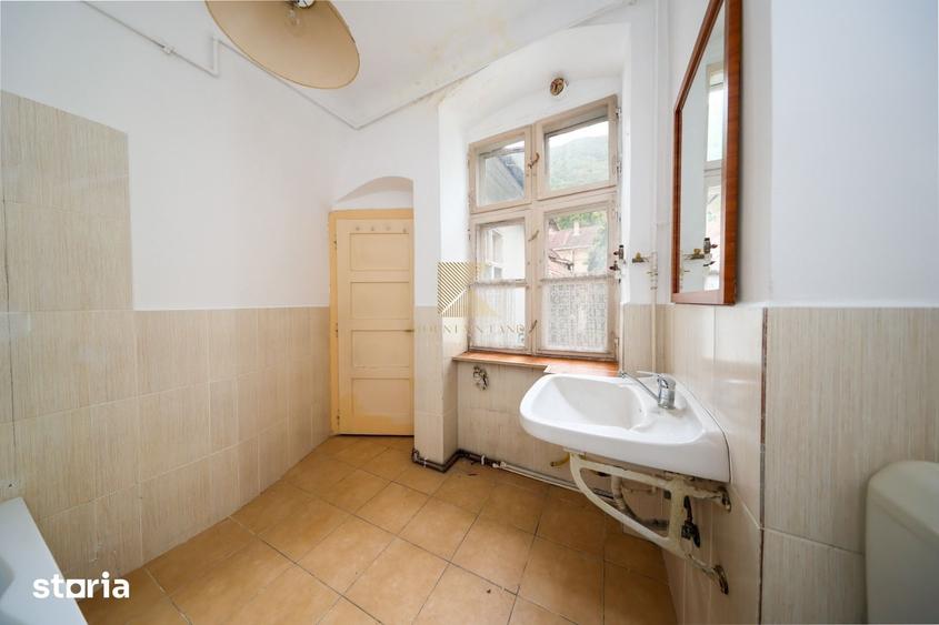 Casă cu 4 camere decomandat cu Teren 292 Mp în Centrul Istoric