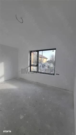 Casă cu 4 camere cu Teren 400 Mp în Ghiroda
