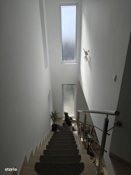 Casă cu 4 camere cu Teren 560 Mp în Joița