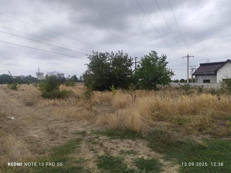 Teren de 2500 mp, în Ișalnița