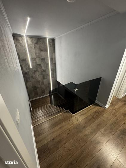 Casă cu 6 camere cu Teren 3226 Mp în Exterior Vest