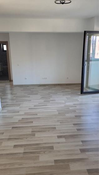 Apartament cu 2 camere decomandat în Teilor