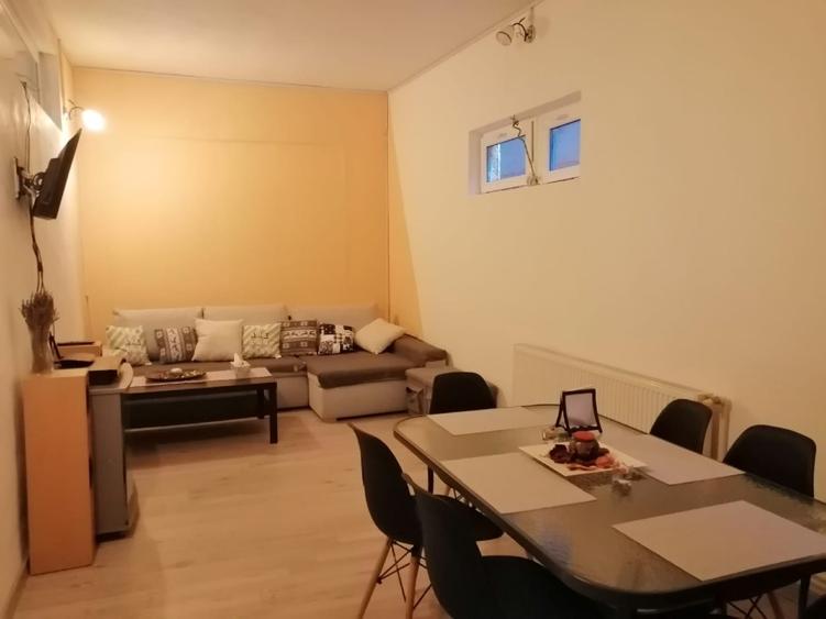 Casă individuală cu 4 camere cu Teren 120 Mp în Central