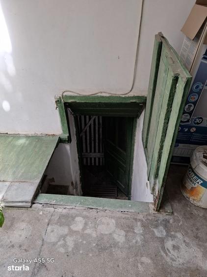 Apartament cu 3 camere semidecomandat în Schei