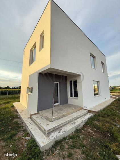 Casă cu 4 camere cu Teren 545 Mp în Snagov