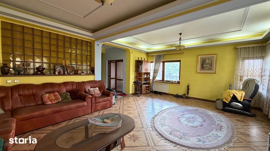 Casă cu Teren 2381 Mp în Berceni