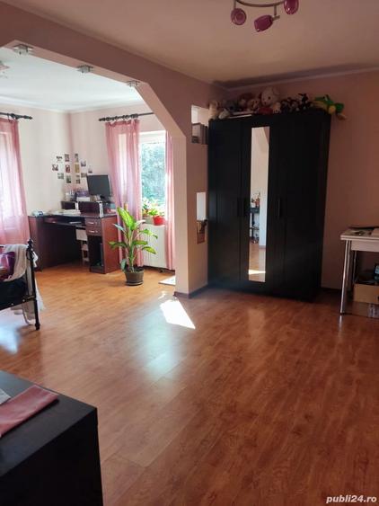 Casă cu 5 camere cu Teren 500 Mp în Berceni