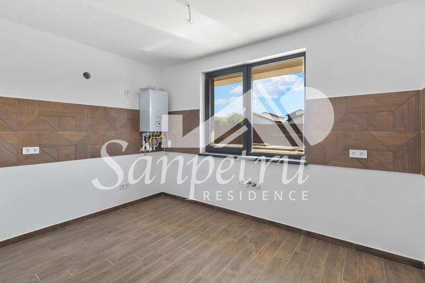 Duplex cu 3 camere cu Canalizare în Sânpetru