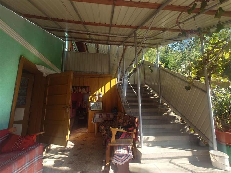 Casă individuală cu 5 camere cu Canalizare în Crișcior