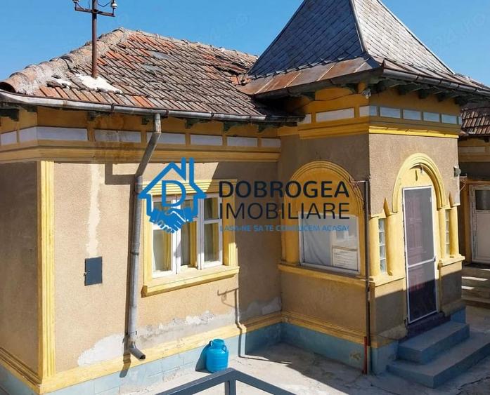 Casă individuală cu 5 camere cu Canalizare în Peco
