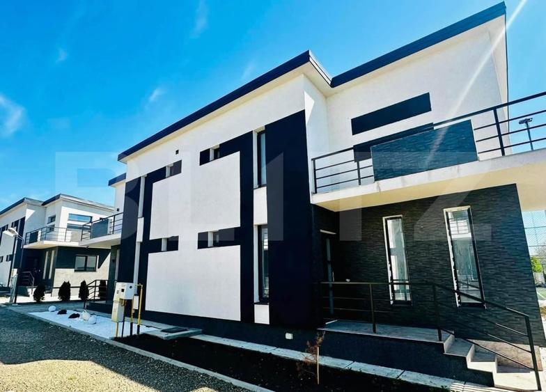 Duplex cu 3 camere cu Canalizare în Exterior Vest