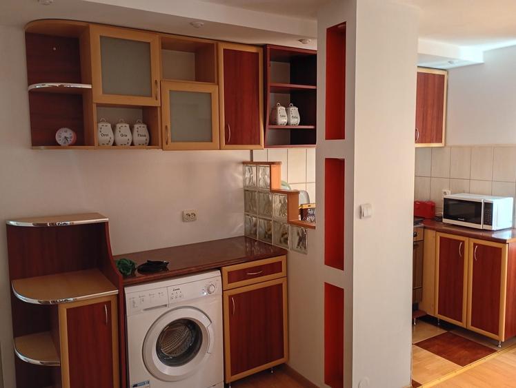 Apartament cu 3 camere decomandat în Traian