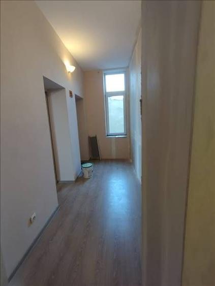 Apartament cu 2 camere decomandat, mobilat în P-ța Ovidiu