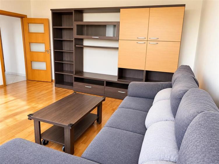 Apartament cu 2 camere decomandat în Triaj