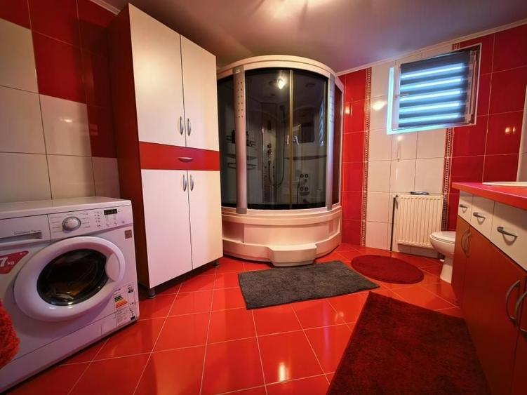 Casă individuală cu 6 camere cu Canalizare în Hilița