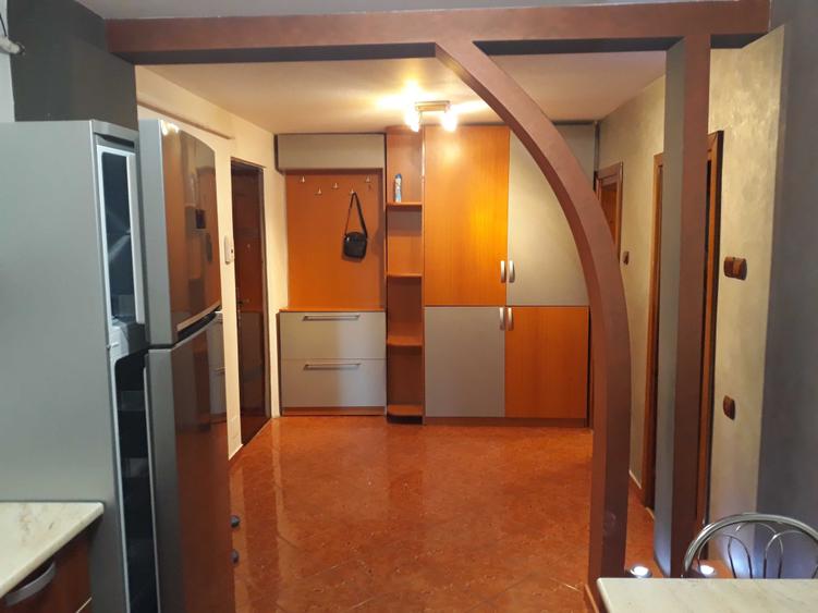 inchiriez apartament 2 camere - 12