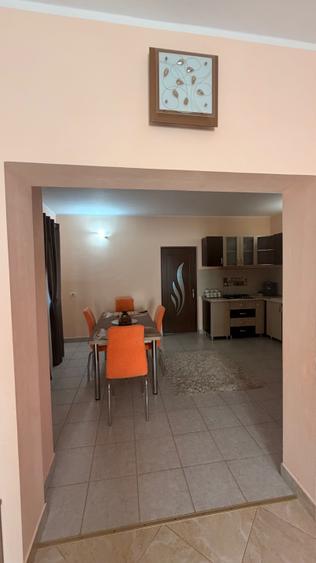 Casă cu 4 camere în Exterior Vest