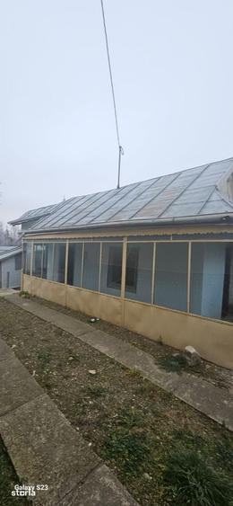 Casă cu 2 camere cu Teren 250 Mp în Târgu Neamț