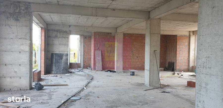 Spațiu comercial, de 330 mp, în Chiajna