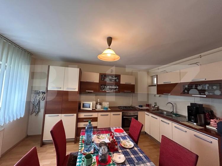 Casă individuală cu 5 camere cu Piscina în Decebal