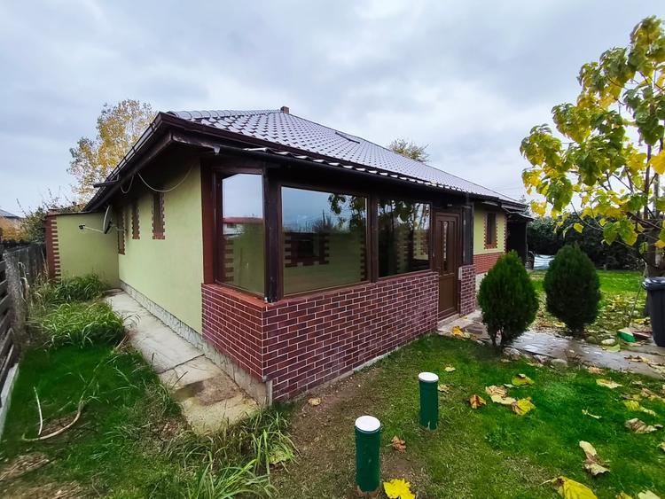 Casă individuală cu 5 camere cu Garaj în Tărtășești