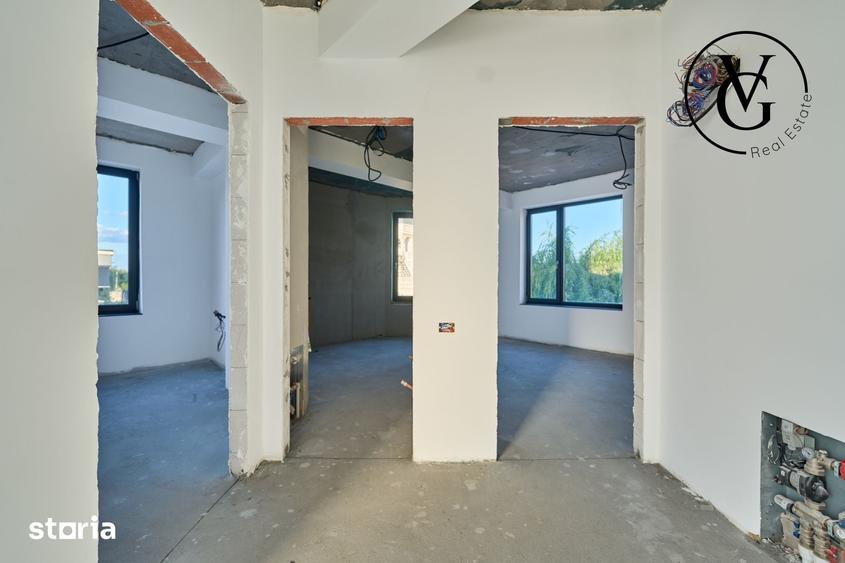 Casă cu 4 camere decomandat cu Teren 235 Mp în Palazu Mare