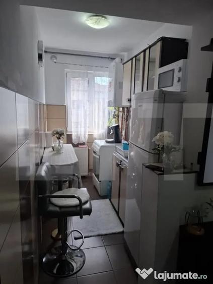 Apartament cu 3 camere semidecomandat în Spitalul Județean