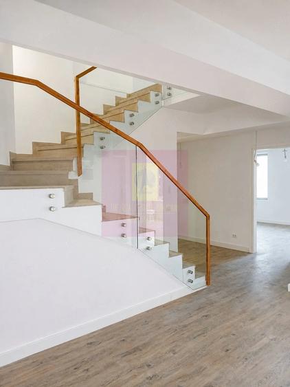 Apartament cu 4 camere decomandat în Armeneasca