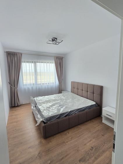 Apartament cu 2 camere semidecomandat în Petrești