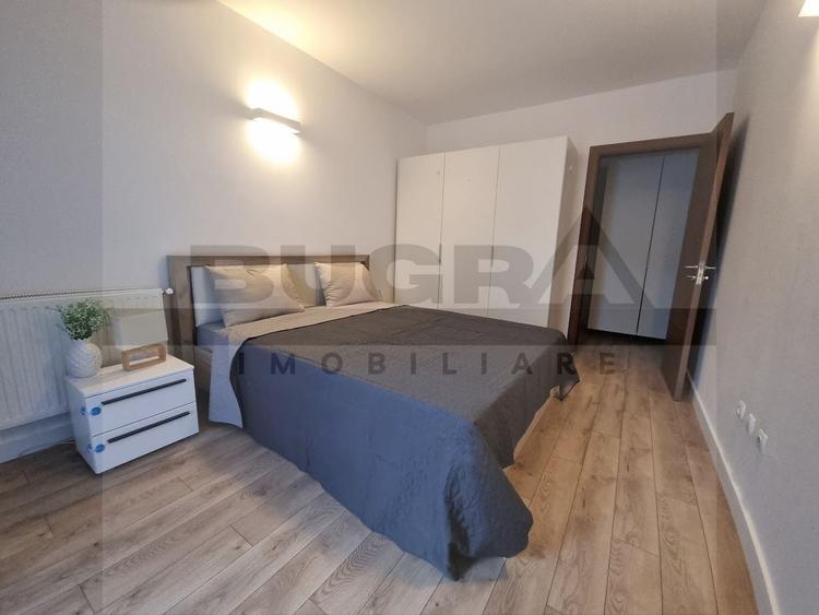 Apartament cu 5 camere semidecomandat, mobilat în Bună Ziua