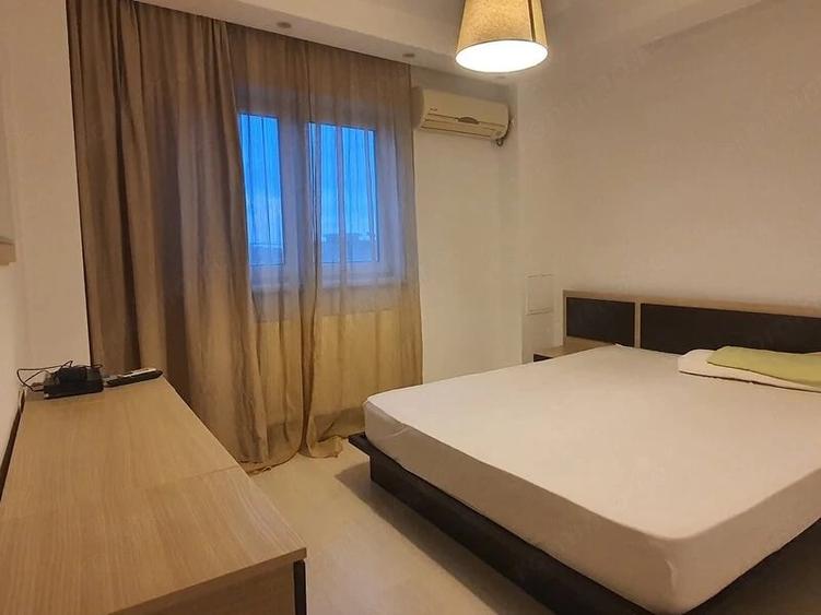 Apartament cu 3 camere decomandat în Tineretului