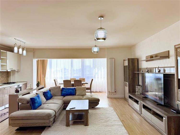 Apartament cu 3 camere semidecomandat, mobilat în Herăstrău