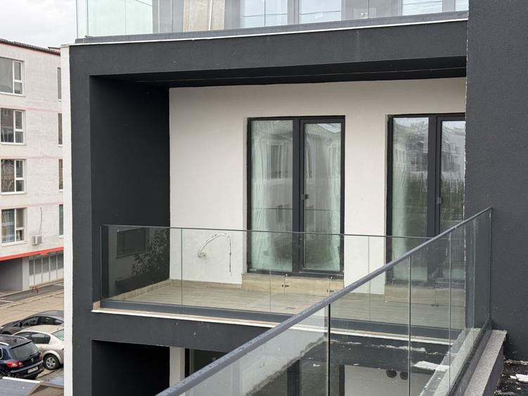 Apartament cu 4 camere decomandat în Theodor Pallady