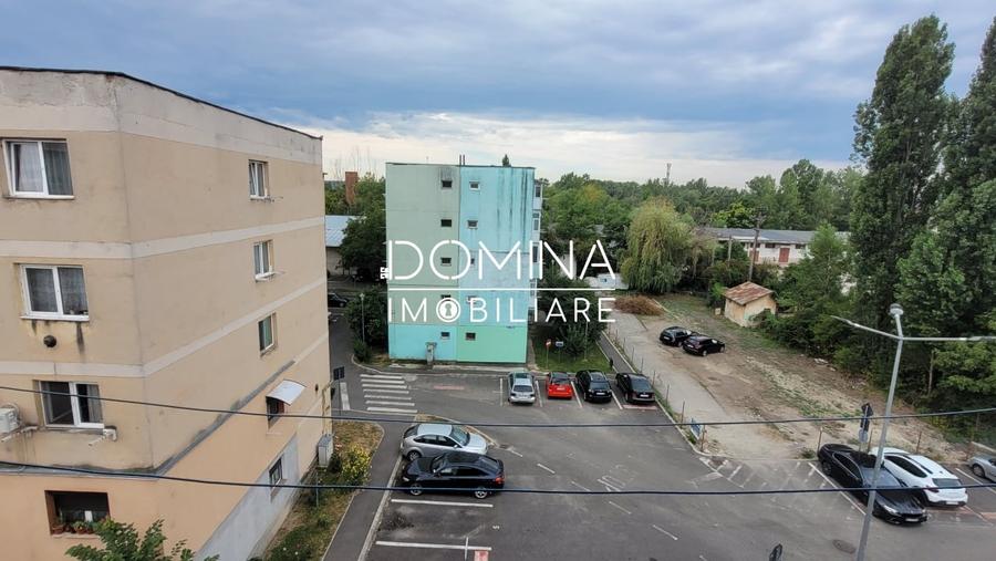 Apartament cu 3 camere semidecomandat în 9 Mai